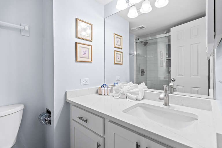 Mainsail 352 Guest Bathroom 2