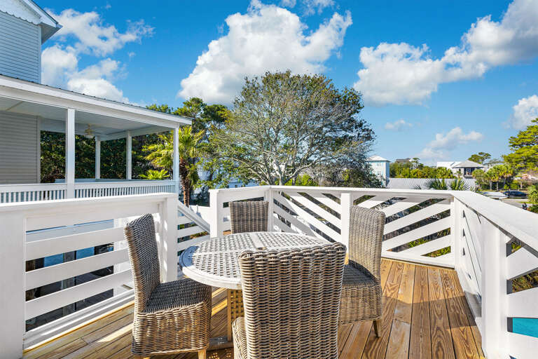 Buddy Street Retreat Balcony Alt