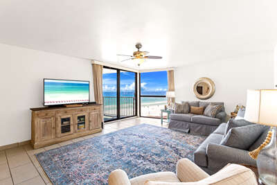 Mainsail 153 Living Room