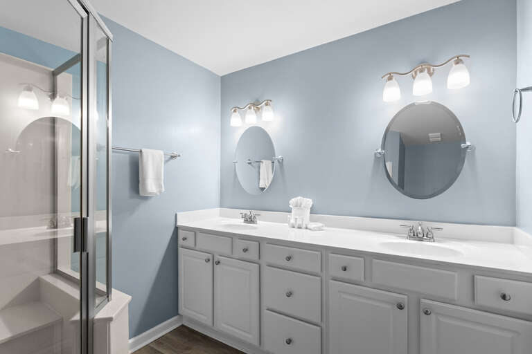 Ramsgate Harbour 4 Master Bathroom