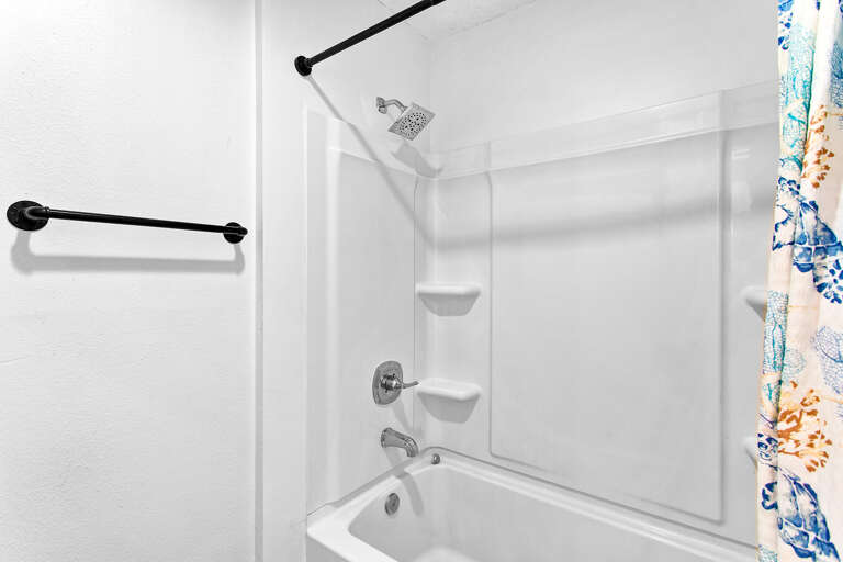 Crystal Sands 114A Guest Bath Alt