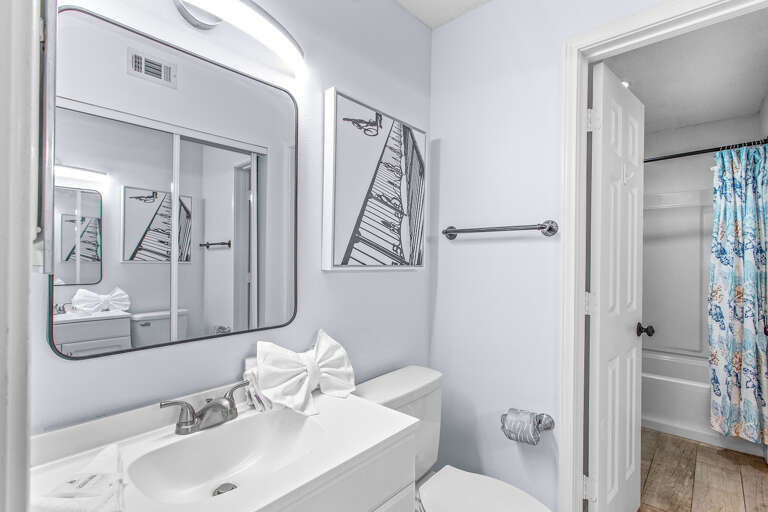 Crystal Sands 114A Guest Bathroom