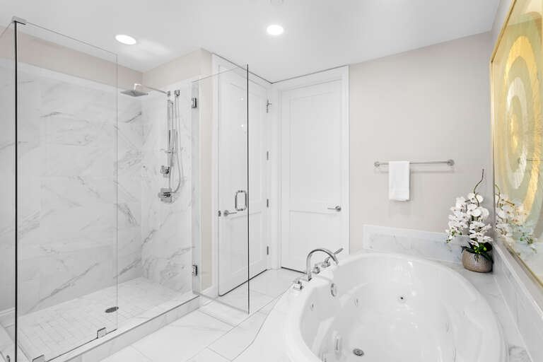 Costa Blanca 300 Master Bathroom Alt