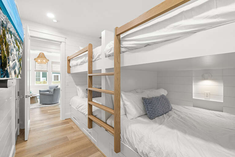 Life's Grayt Bunks