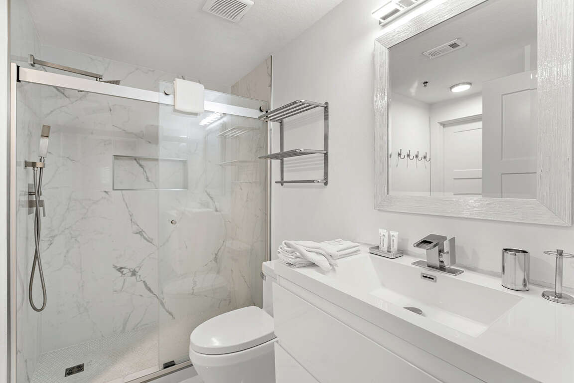 Ariel Dunes I 1606 Master Bathroom Alt Ariel Dunes I 1606 Master Bathroom Alt