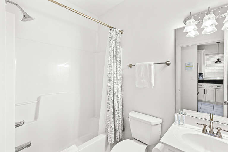 SPF 30A Guest Bathroom 2 SPF 30A Guest Bathroom 2