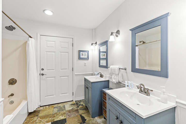 SPF 30A Master Bathroom SPF 30A Master Bathroom