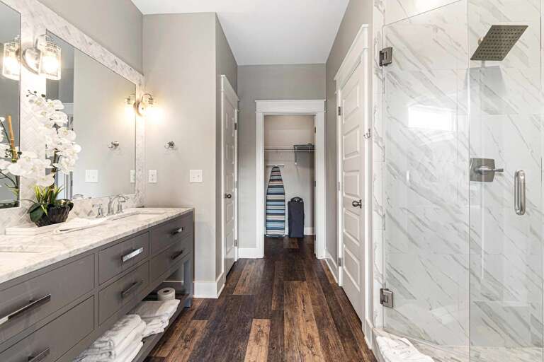 Salty Stingray Guest Bathroom 5