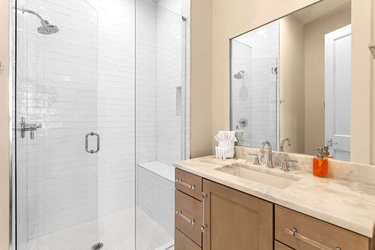 Magnolia Manor Guest Bathroom