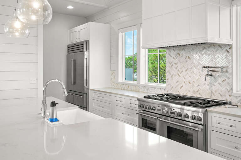 Magnolia Manor Kitchen Alt