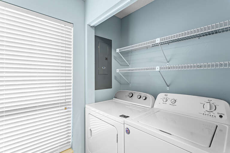 Mainsail 268 Laundry