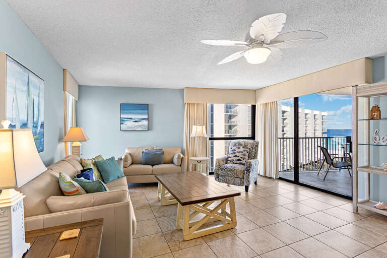 Mainsail 268 Living Room