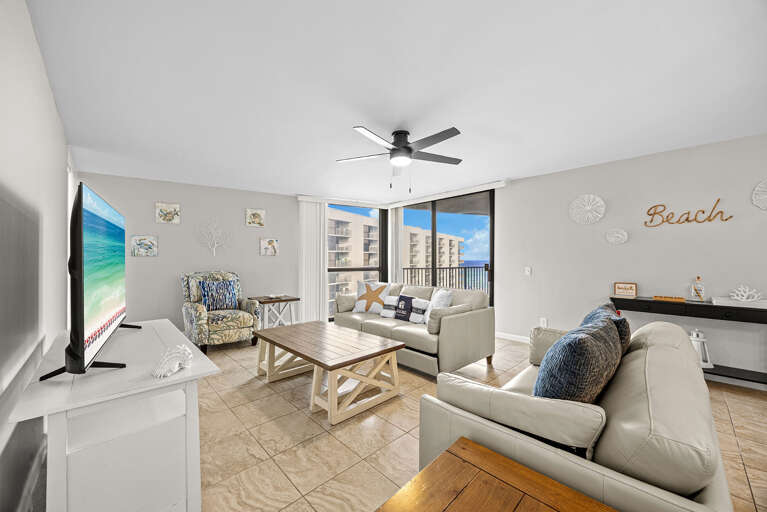 Mainsail 268 Living Room