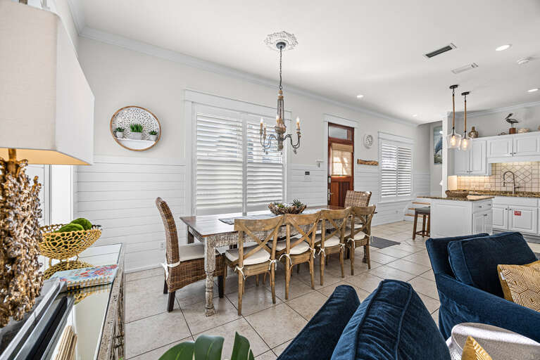 Sunny Seagrove Dining