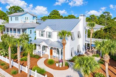 Sunny Seagrove Exterior