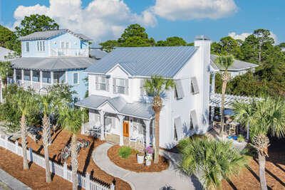 Sunny Seagrove Exterior