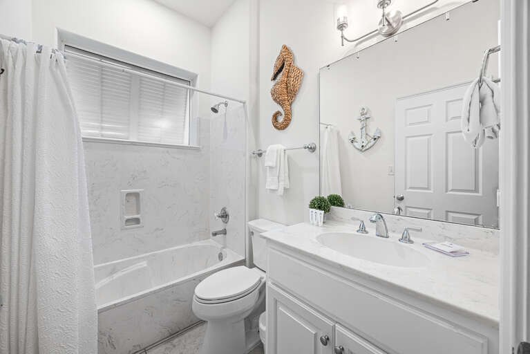 Sunny Seagrove Guest Bathroom