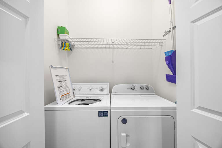 Sunny Seagrove Laundry