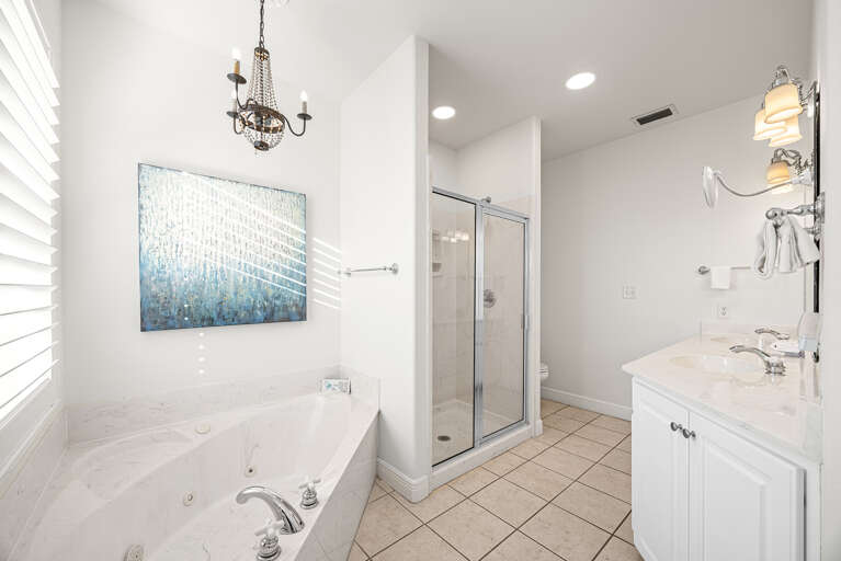 Sunny Seagrove Primary Bathroom