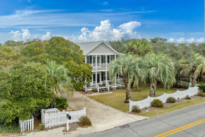 Turquoise Turtle Cottage Exterior