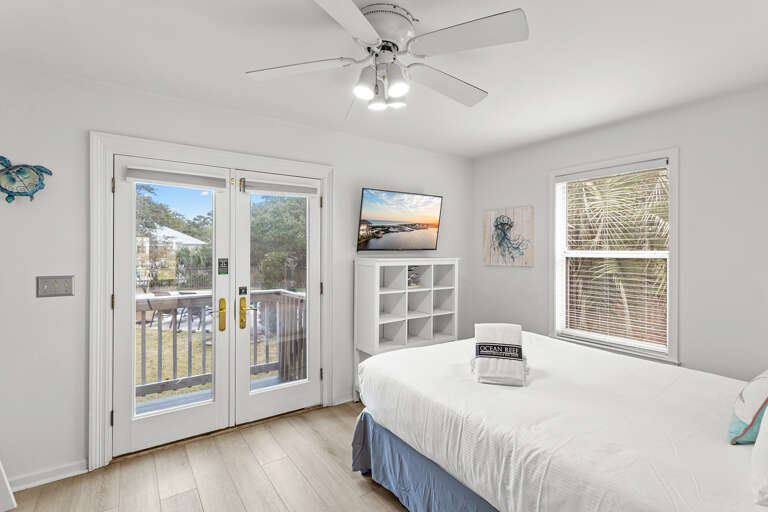 Turquoise Turtle Cottage Guest Bedroom