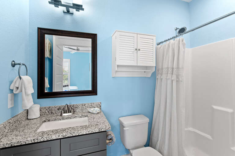 Charlotte's Sea Cottage Guest Bathroom 2