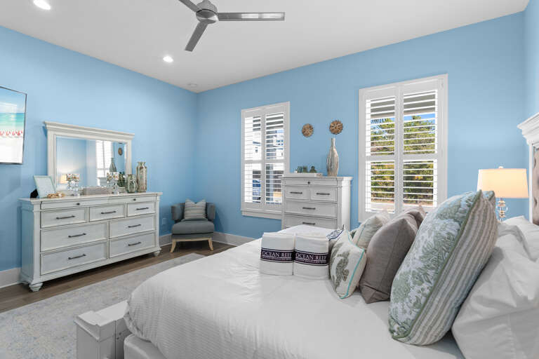 Charlotte's Sea Cottage Primary Bedroom