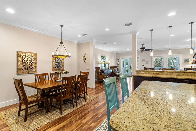 Salty Seahorse Cottage Dining