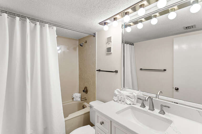 Edgewater 306 Guest Bathroom