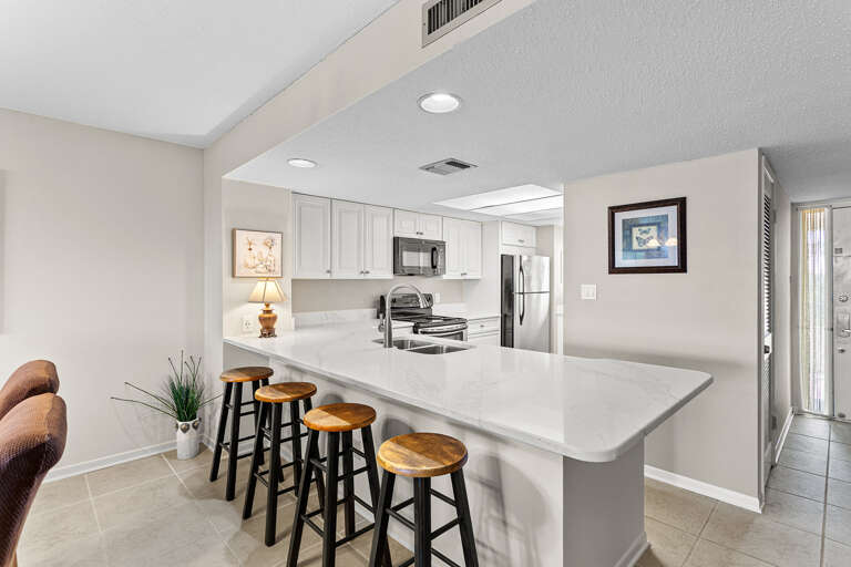 Edgewater 306 Kitchen