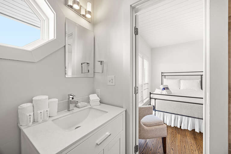 Grayt Haven Guest Bathroom 2