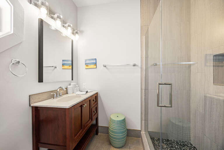 Grayt Haven Guest Bathroom