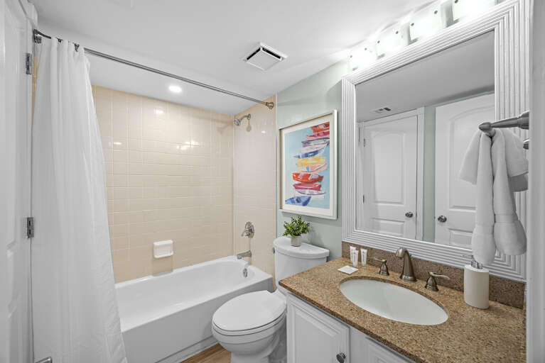 Mainsail 273 Guest Bathroom