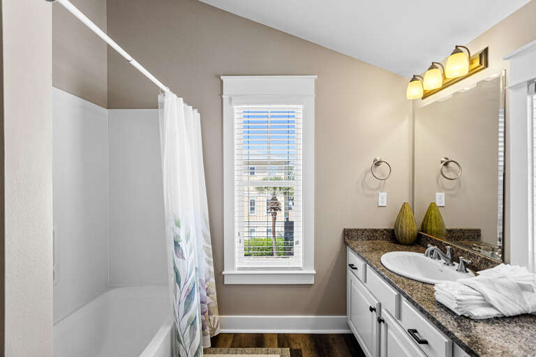 The Sandtrap Guest Bathroom 2