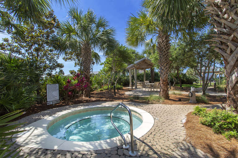 21-Beach-Resort-Hot-Tub