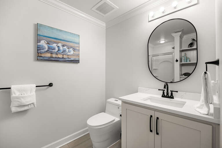 Beach Resort 210 Guest Bathroom