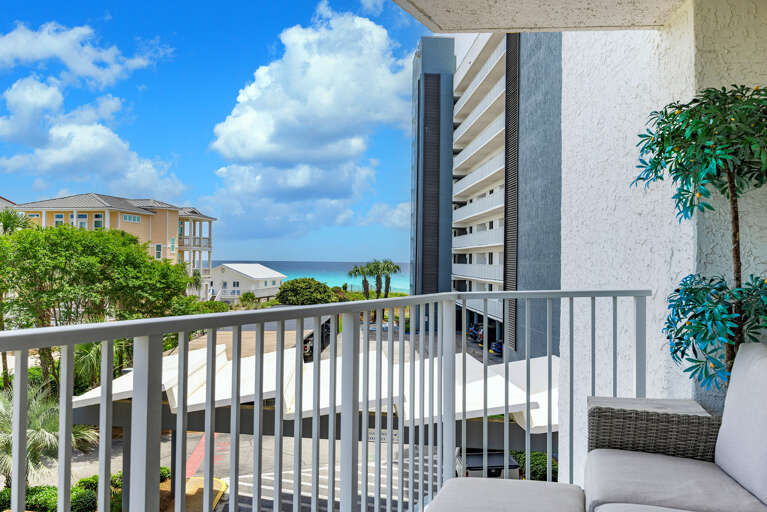 Mainsail 322 Balcony