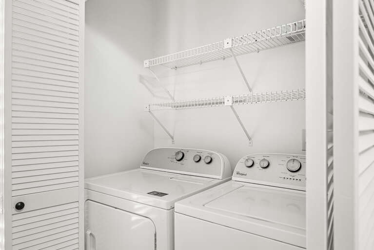 Mainsail 322 Laundry