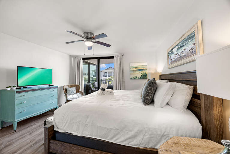 Mainsail 322 Primary Bedroom Alt