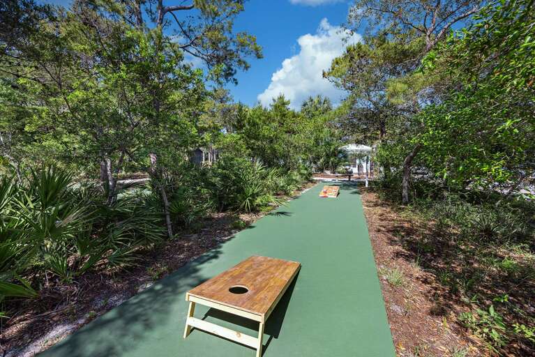 Gulf Place Cornhole
