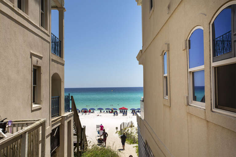 Holiday Beach Access Alt
