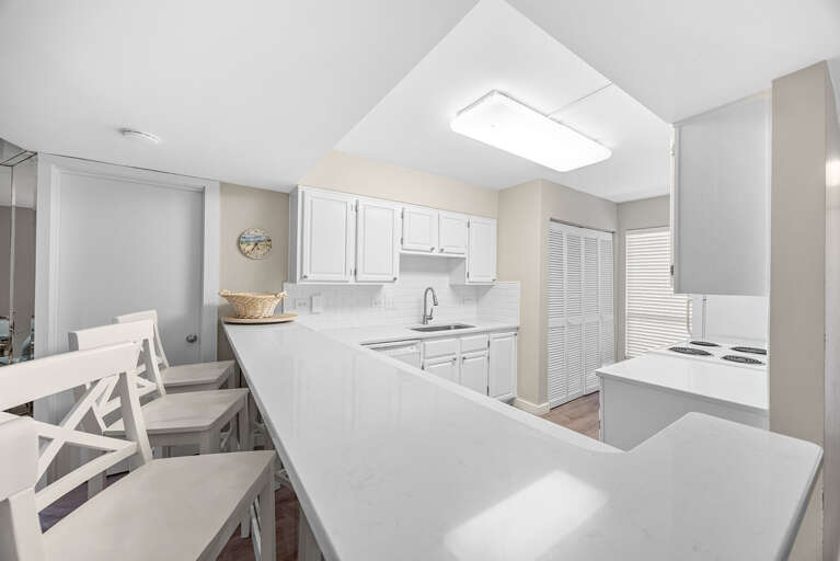 Mainsail 176 Kitchen Alt
