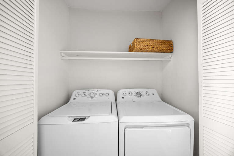 Mainsail 176 Laundry