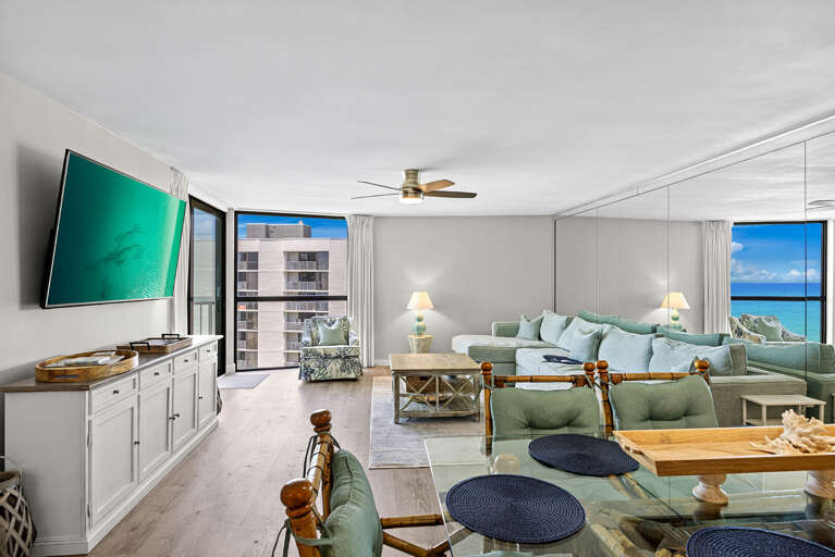 Mainsail 176 Living Room Alt 2