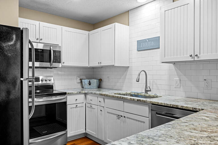 Beachwood Villas 12E Kitchen Alt