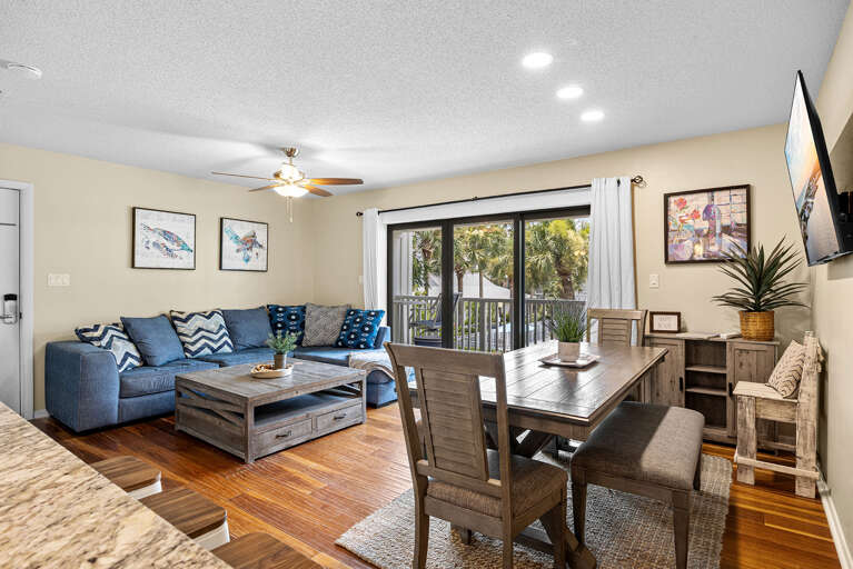 Beachwood Villas 12E Living Room Alt