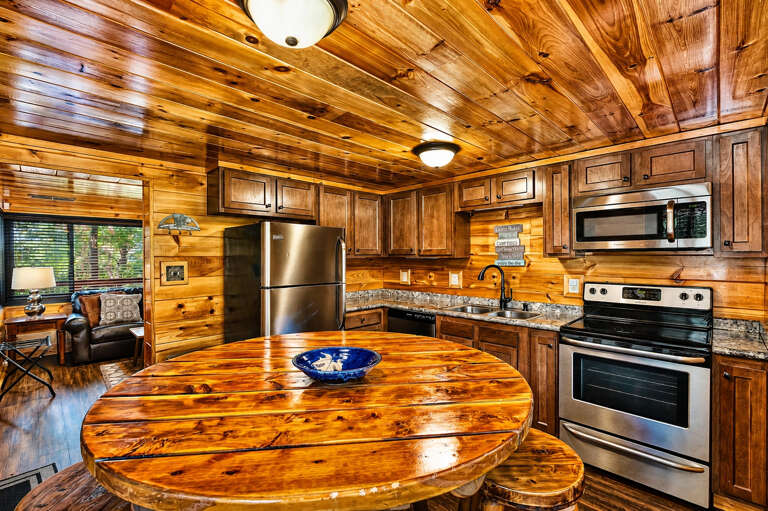 42_five_br_kitchen_dining_01