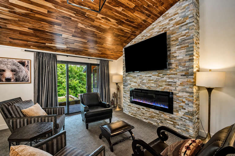 15_main_house_master_bedroom_fireplace