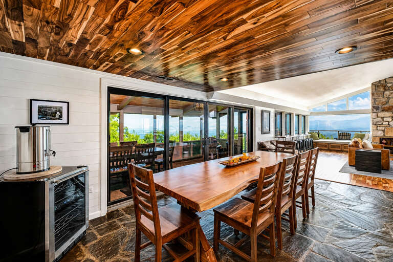 09_main_house_dining_area