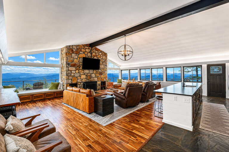 03_main_house_bar_living_room_01
